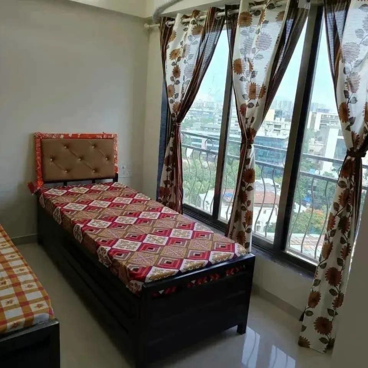 Budget PG in Vasant Vihar for Office Professionals