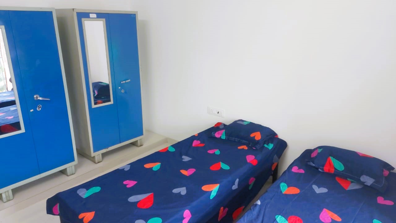 Furnished PG in Panchpakhadi for New Job Relocation